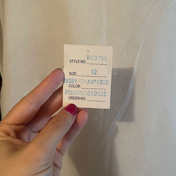 Size 12 David’s Bridal Wedding Dress - Picture 7 of 8